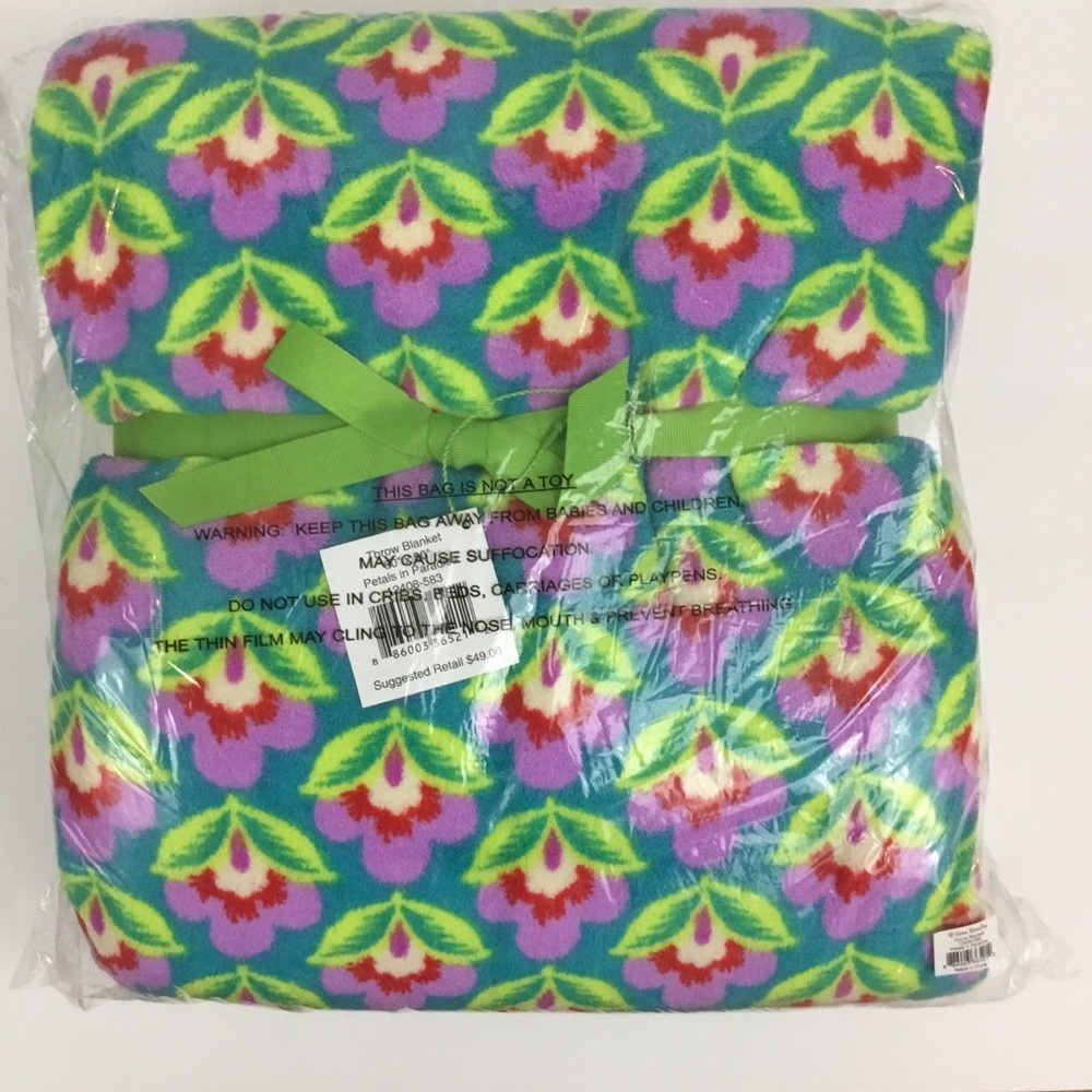 Vera Bradley Throw Blanket Petals in Paradise NEW - Picture 1 of 4